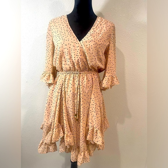 Here Comes the Sun Dresses & Skirts - Here Comes the Sun Polka Dot flowy mini semi formal pink Dress- Size L